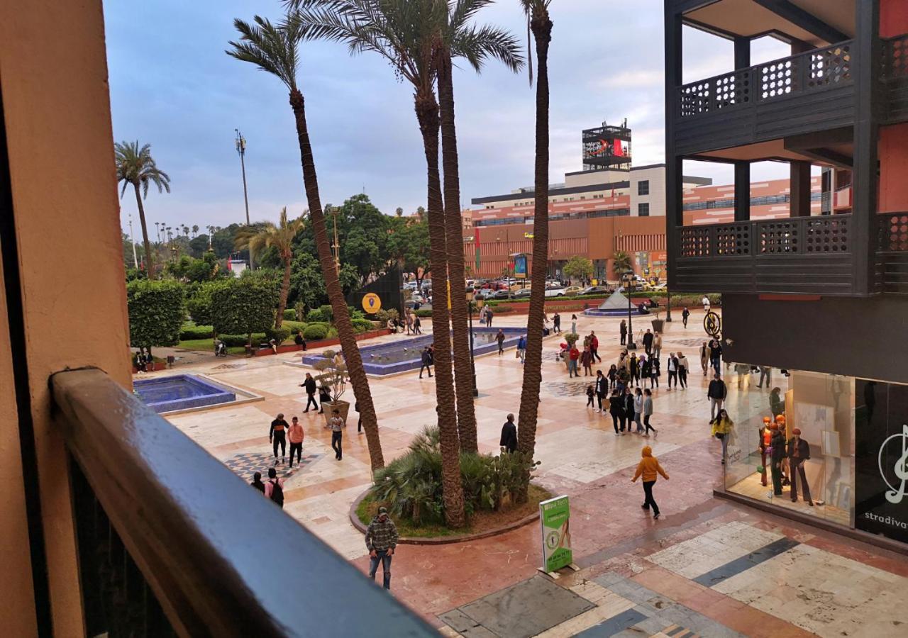 Appartement Haut Standing Gueliz Plaza Avec Vue Marrakesh Bagian luar foto