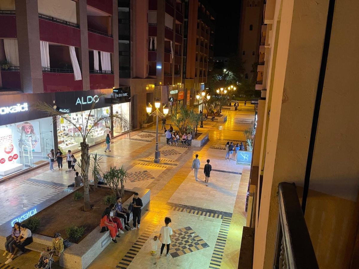 Appartement Haut Standing Gueliz Plaza Avec Vue Marrakesh Bagian luar foto