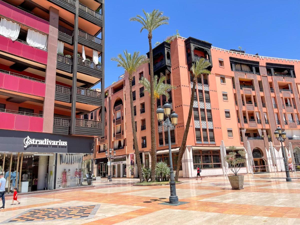 Appartement Haut Standing Gueliz Plaza Avec Vue Marrakesh Bagian luar foto