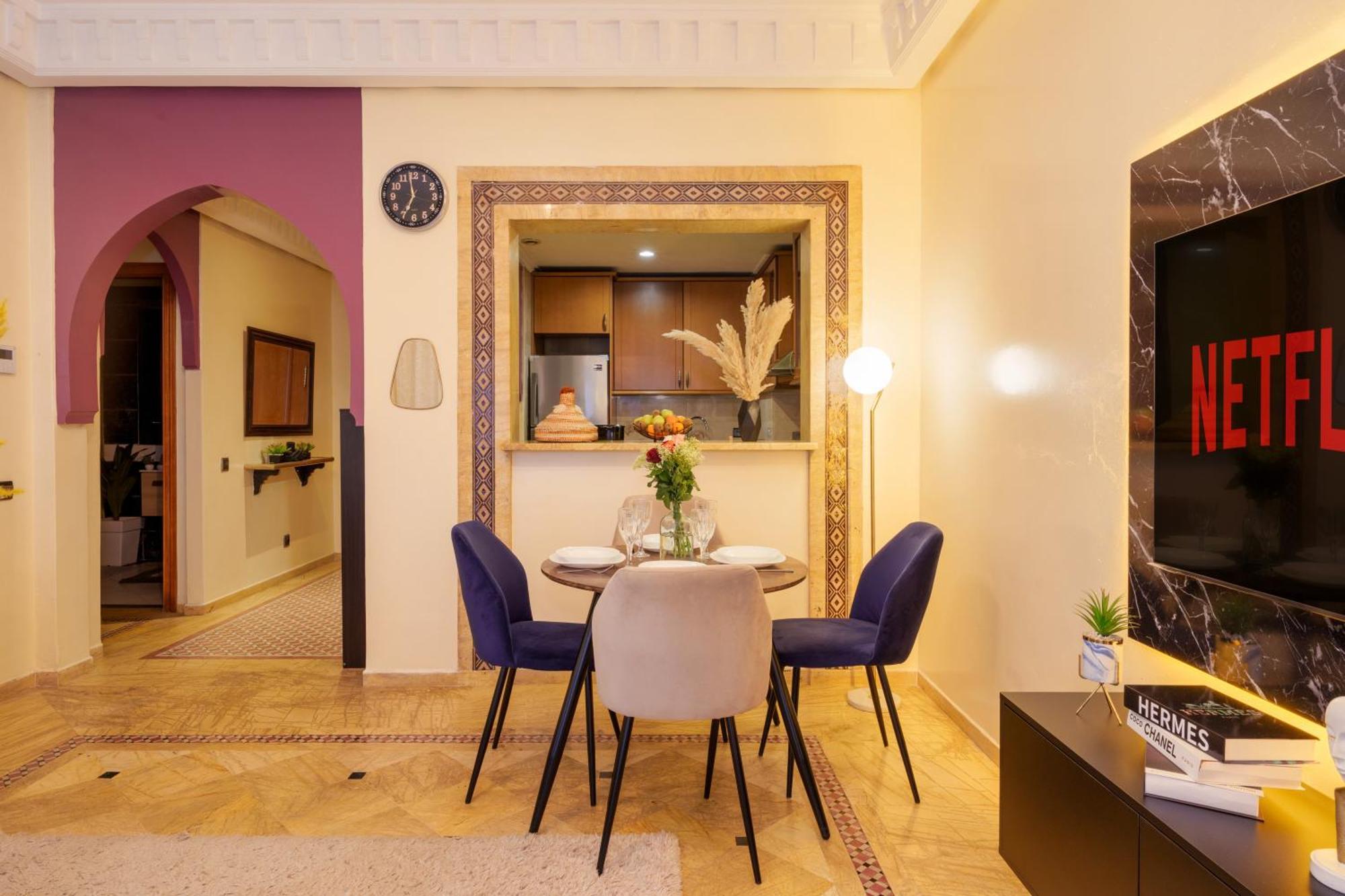 Appartement Haut Standing Gueliz Plaza Avec Vue Marrakesh Bagian luar foto