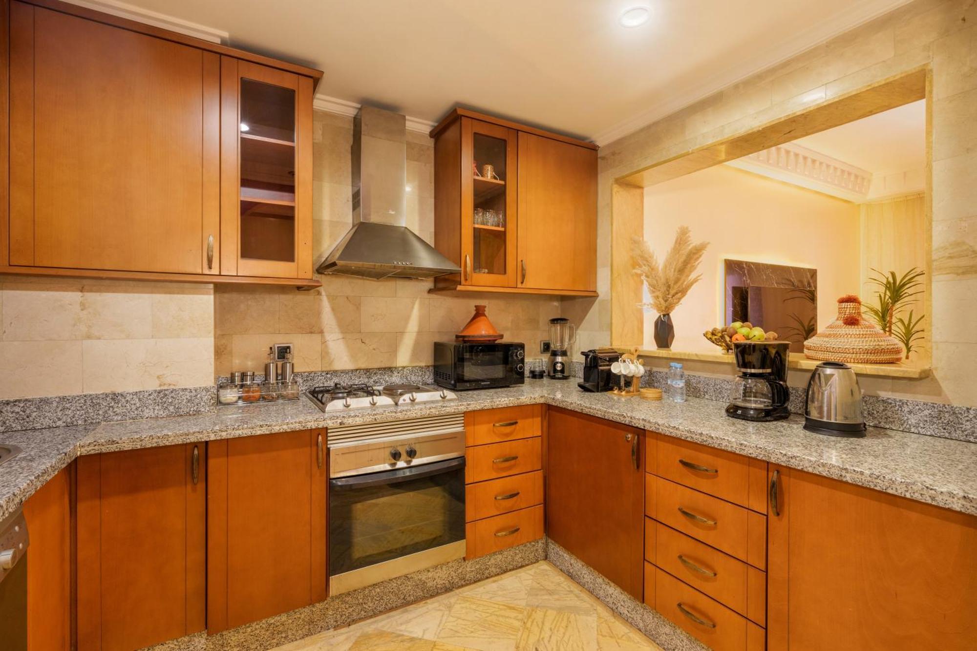 Appartement Haut Standing Gueliz Plaza Avec Vue Marrakesh Bagian luar foto