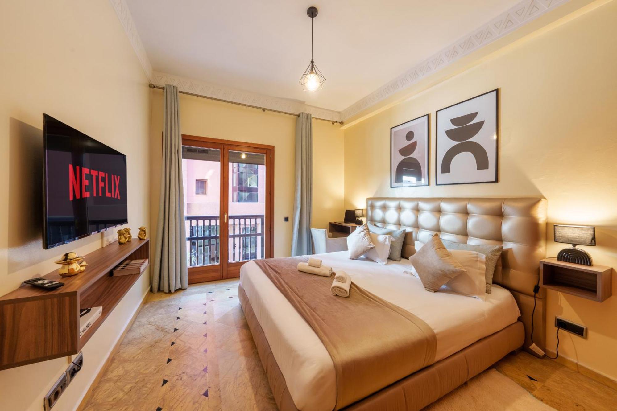 Appartement Haut Standing Gueliz Plaza Avec Vue Marrakesh Bagian luar foto
