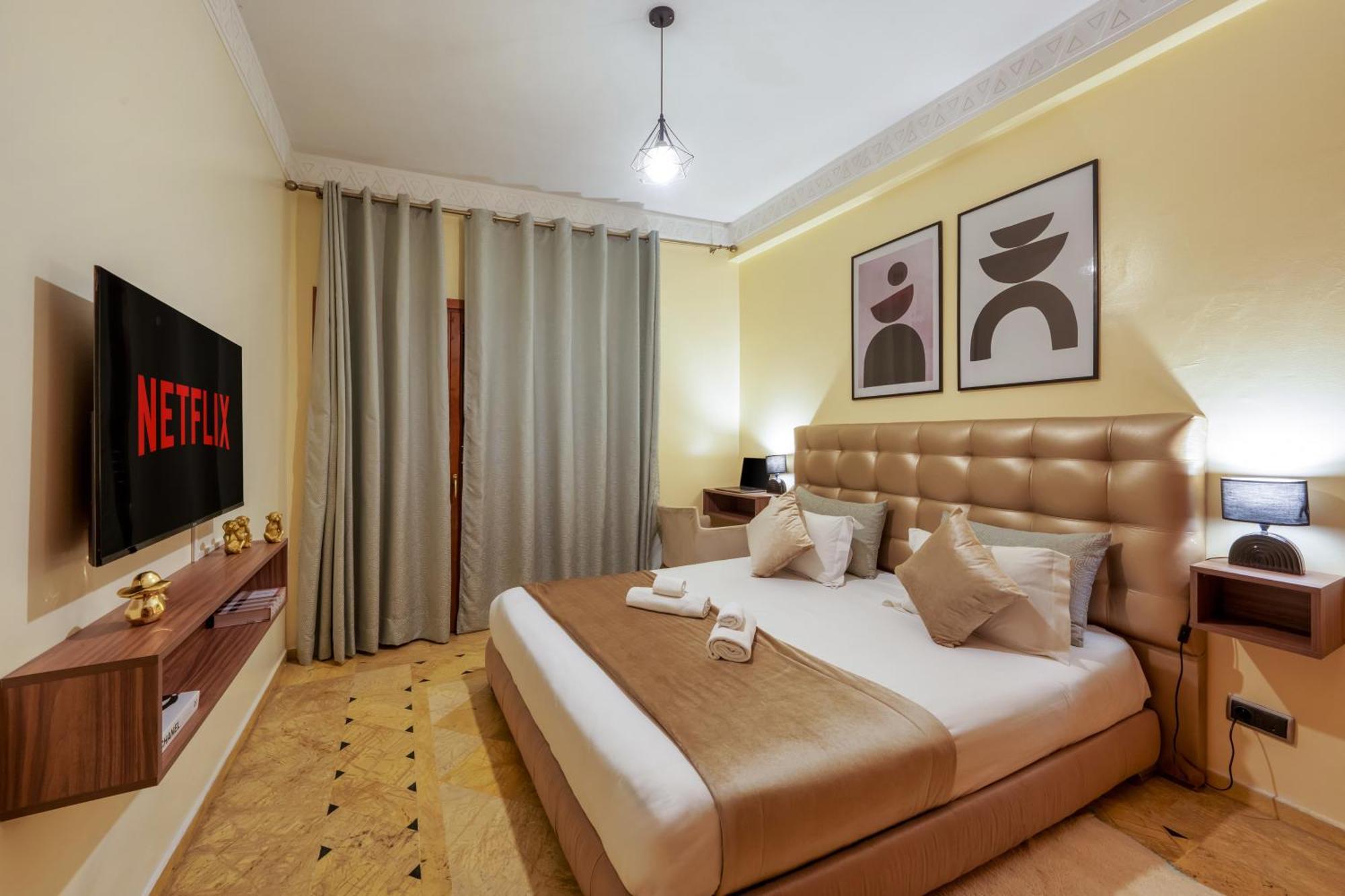 Appartement Haut Standing Gueliz Plaza Avec Vue Marrakesh Bagian luar foto