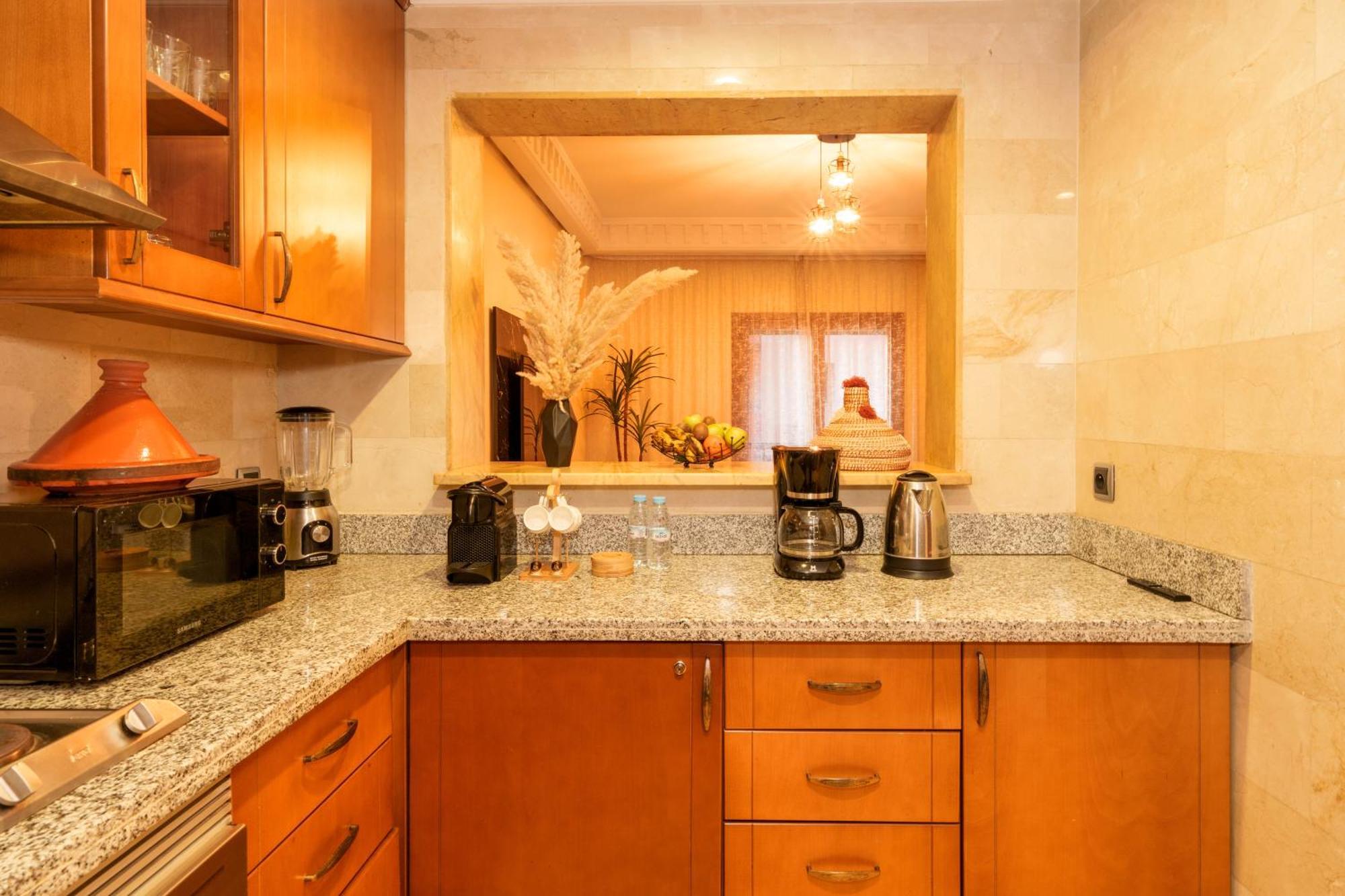 Appartement Haut Standing Gueliz Plaza Avec Vue Marrakesh Bagian luar foto